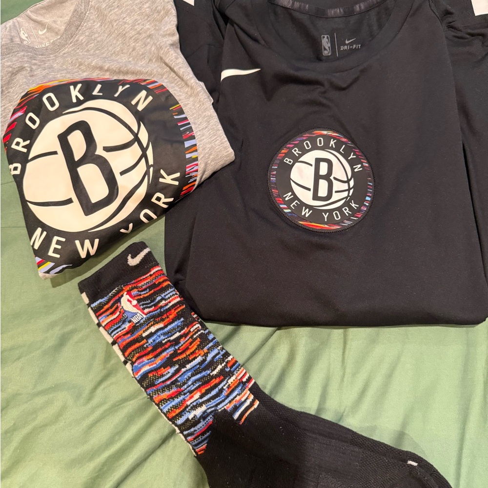 Brooklyn Nets x Nike City Edition s/s tshirt (L), l/s black (L) and socks.